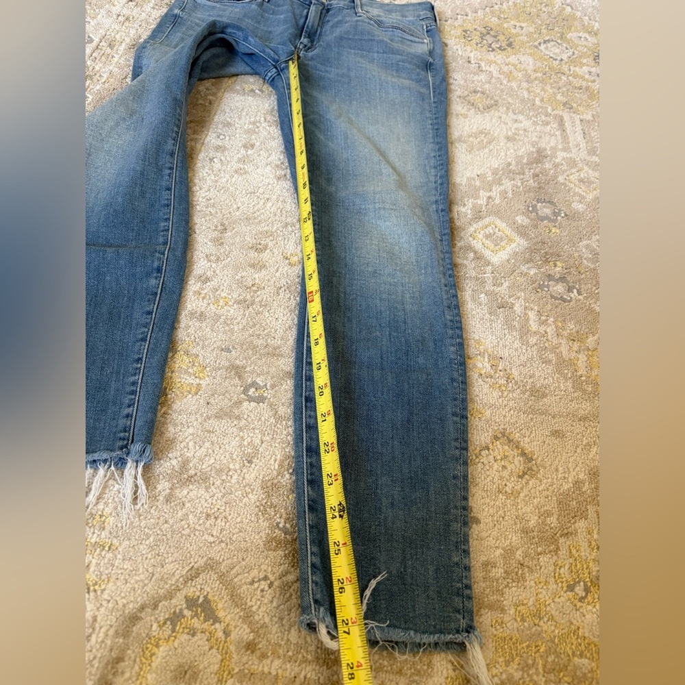 MOTHER Looker Jean Ankle Fray in Wash When Sparks Fly - Picture 6 of 9